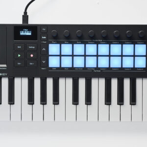 Novation - Launchkey Mini MK4 MIDI keyboard